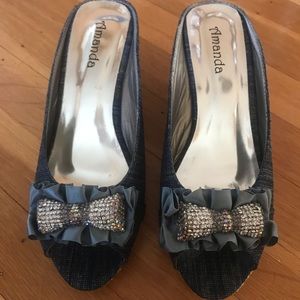Amanda wedges